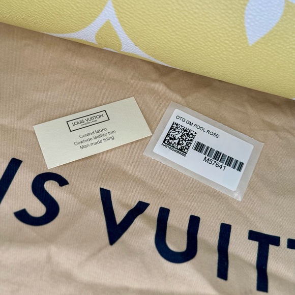 EUC Louis Vuitton Monogram Giant By The Pool OnTheGo GM Light Pink - Picture 9 of 10